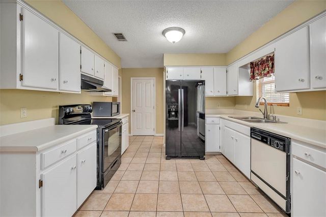 99 Jekyll Island Road, Jesup, GA 31545