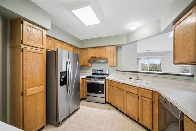 1987 Silver Lake Road, Arlington Heights, IL 60004