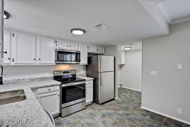 356 Lakebend Drive, Brandon, MS 39042
