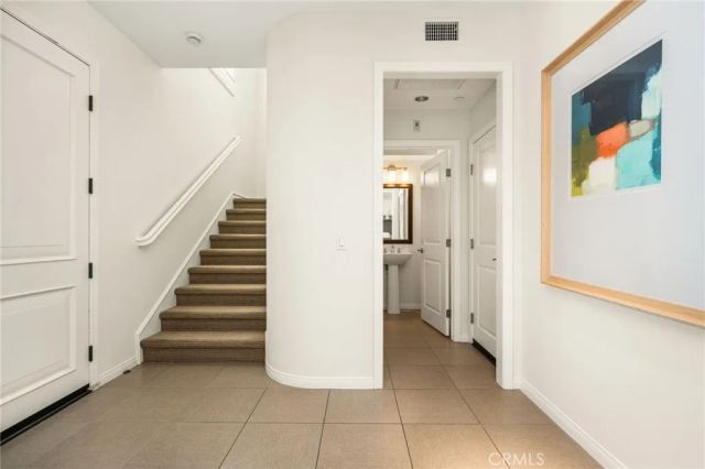 61 Cactus Flower, Irvine, CA 92620