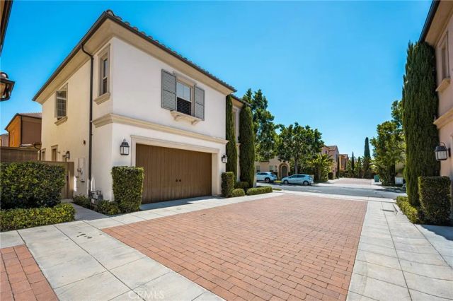61 Cactus Flower, Irvine, CA 92620