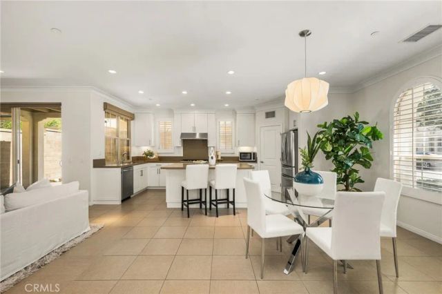 61 Cactus Flower, Irvine, CA 92620