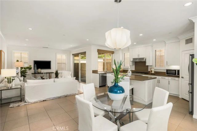 61 Cactus Flower, Irvine, CA 92620