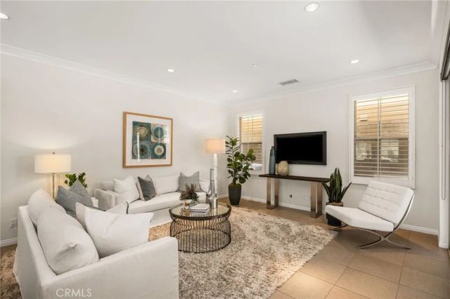 61 Cactus Flower, Irvine, CA 92620