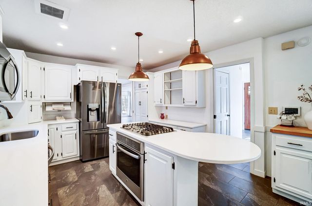 704 Oaktree Court, Fort Wayne, IN 46845