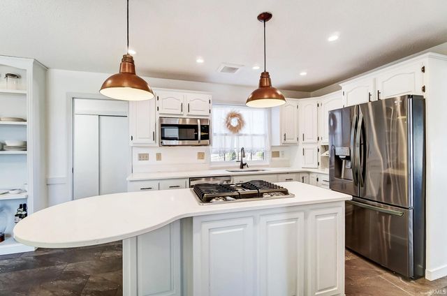 704 Oaktree Court, Fort Wayne, IN 46845