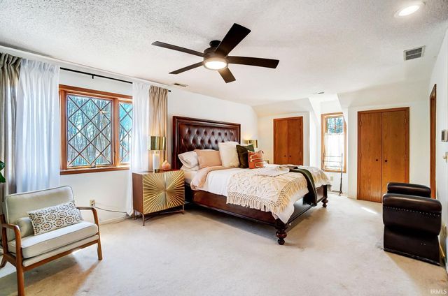 704 Oaktree Court, Fort Wayne, IN 46845