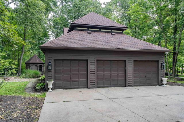 704 Oaktree Court, Fort Wayne, IN 46845