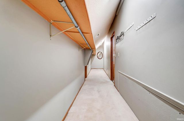 704 Oaktree Court, Fort Wayne, IN 46845