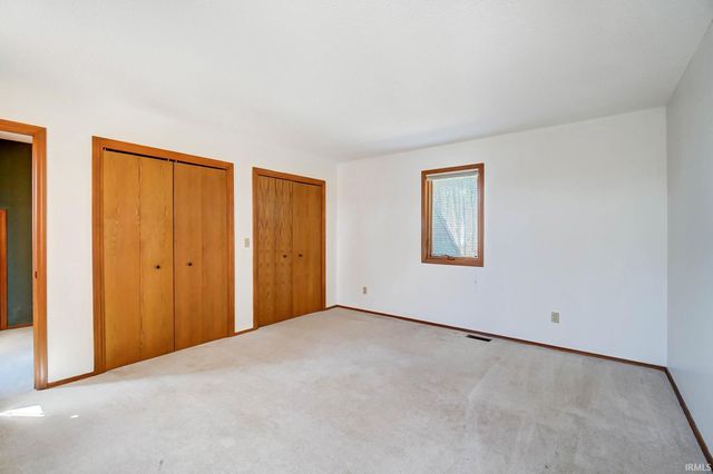 704 Oaktree Court, Fort Wayne, IN 46845