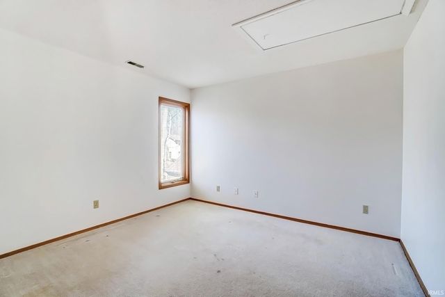 704 Oaktree Court, Fort Wayne, IN 46845