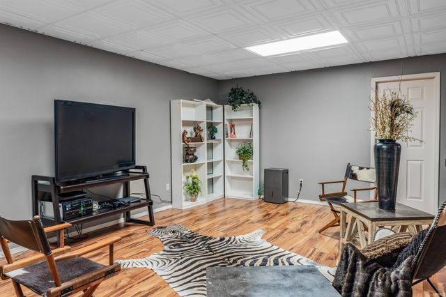 704 Oaktree Court, Fort Wayne, IN 46845