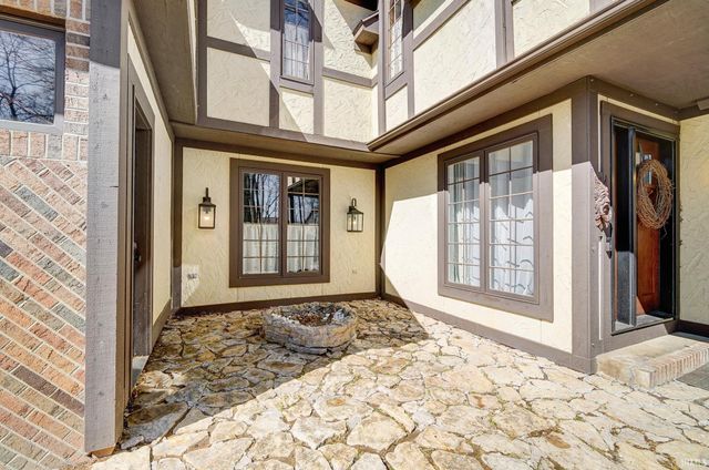 704 Oaktree Court, Fort Wayne, IN 46845