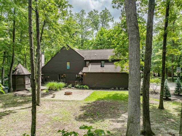 704 Oaktree Court, Fort Wayne, IN 46845