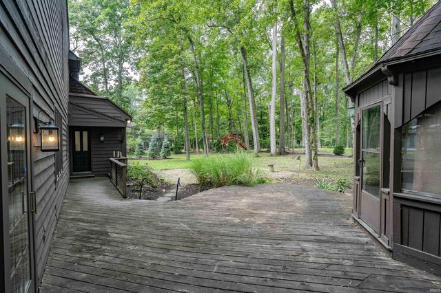 704 Oaktree Court, Fort Wayne, IN 46845