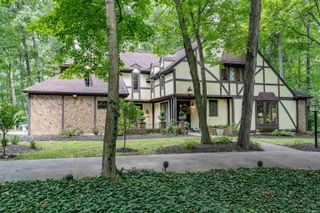 704 Oaktree Court, Fort Wayne, IN 46845