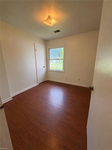 1314 Lawson Cir, Suffolk, VA 23434