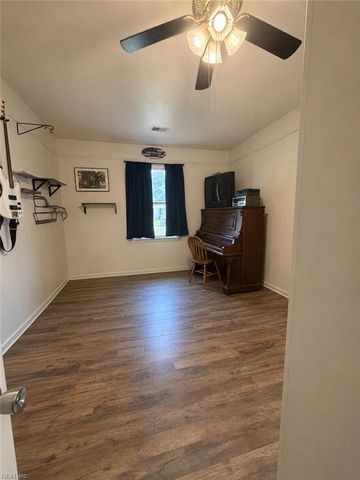 1314 Lawson Cir, Suffolk, VA 23434