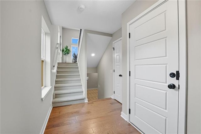 1322 S 4th Street E, Louisburg, KS 66053