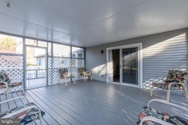 108 LENA DR, Newark, DE 19711