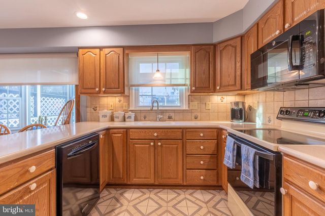 108 LENA DR, Newark, DE 19711