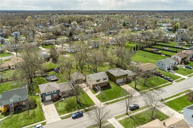 1900 Bruce Lane, Grand Island, NY 14072