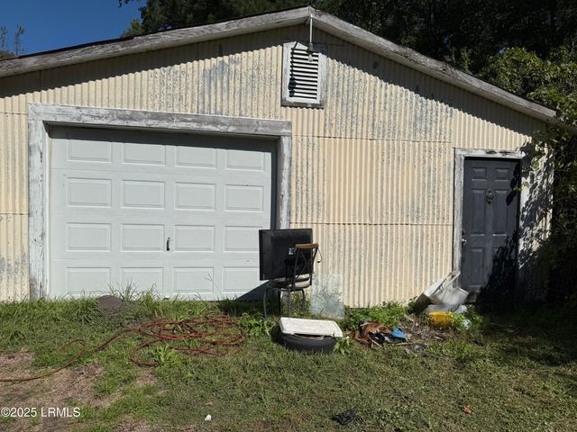 1973 Colonial Avenue, Beaufort, SC 29906