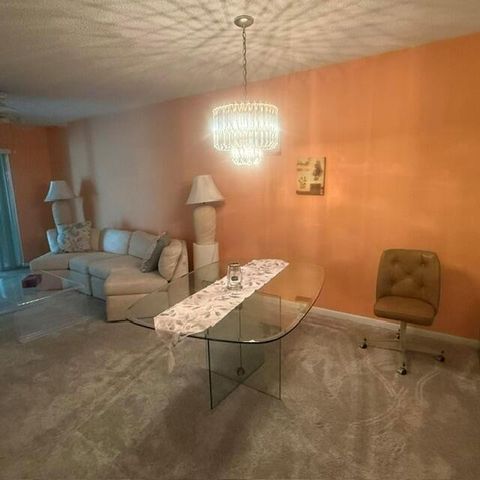 197 Lake Susan Lane, West Palm Beach, FL 33411
