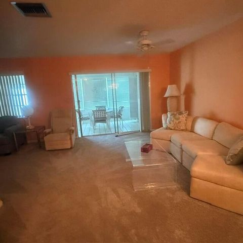197 Lake Susan Lane, West Palm Beach, FL 33411