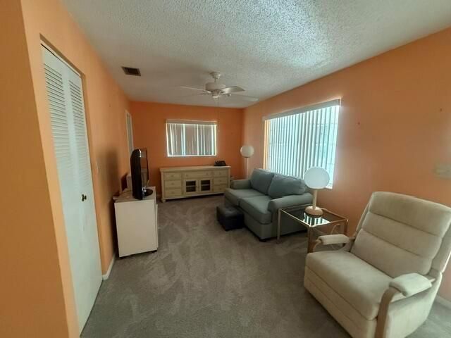 197 Lake Susan Lane, West Palm Beach, FL 33411