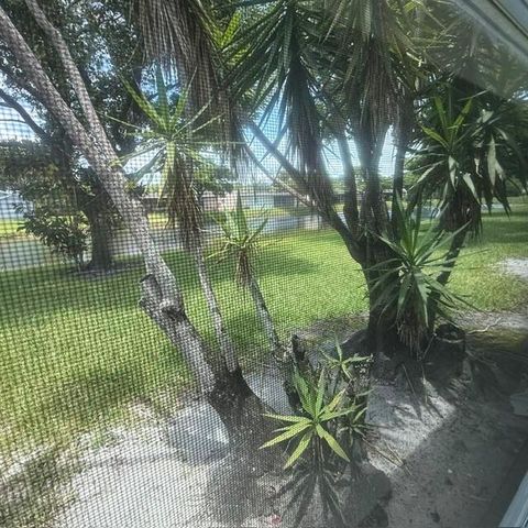 197 Lake Susan Lane, West Palm Beach, FL 33411