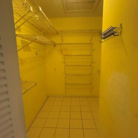 197 Lake Susan Lane, West Palm Beach, FL 33411