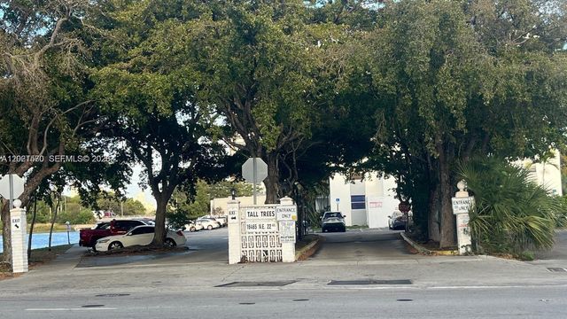 16465 NE 22nd Ave 405, North Miami Beach, FL 33160