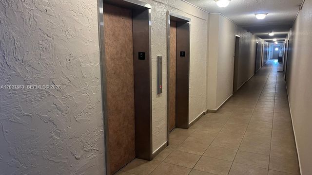 16465 NE 22nd Ave 405, North Miami Beach, FL 33160