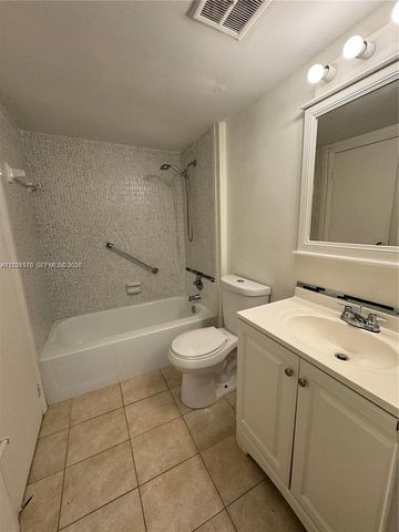 16465 NE 22nd Ave 405, North Miami Beach, FL 33160