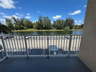 16465 NE 22nd Ave 405, North Miami Beach, FL 33160