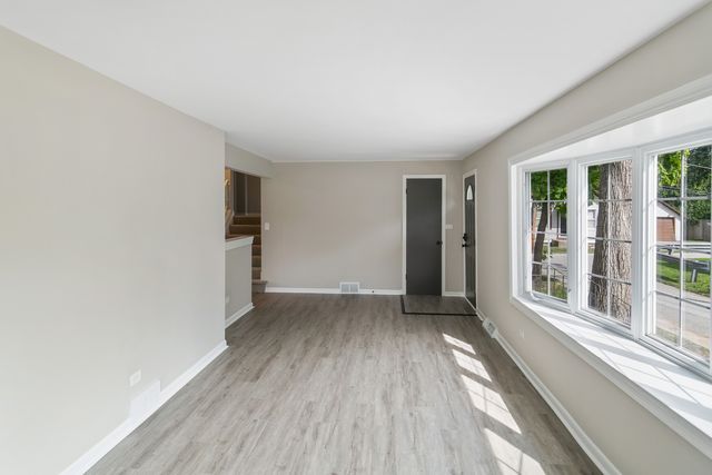 428 E 156th Place, South Holland, IL 60473