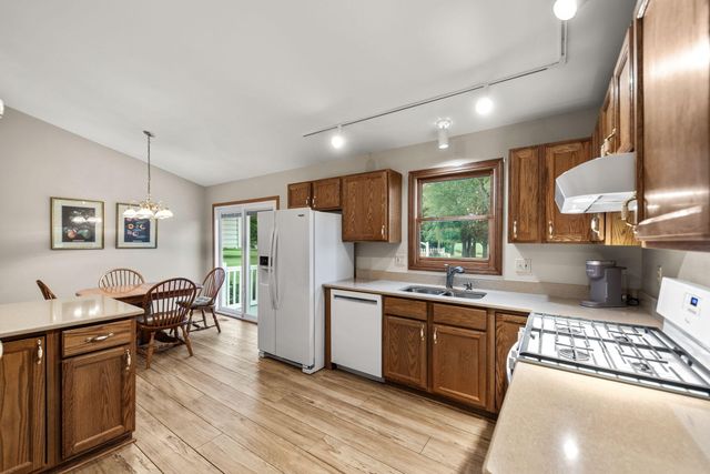 305 Elkwood Court, Valparaiso, IN 46383