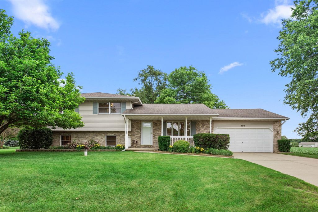 305 Elkwood Court, Valparaiso, IN 46383