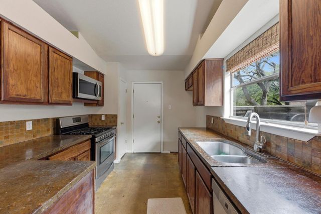 723 Shade Tree DR, Austin, TX 78748