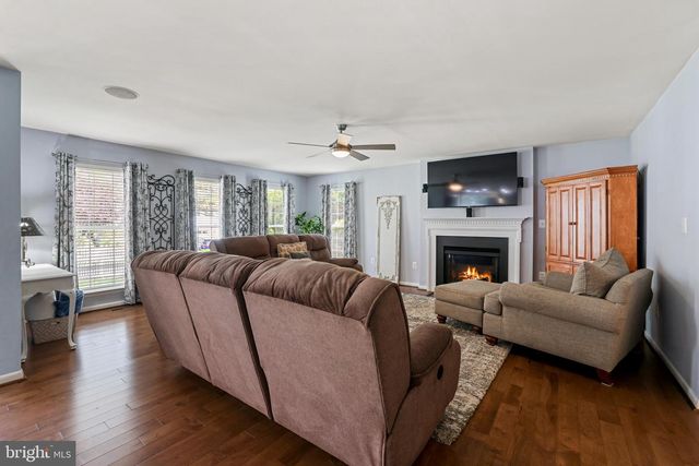 42900 KIRKLAND ST, Ashburn, VA 20147