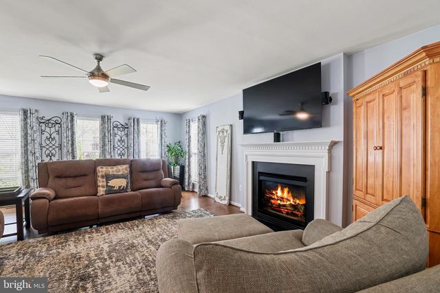 42900 KIRKLAND ST, Ashburn, VA 20147