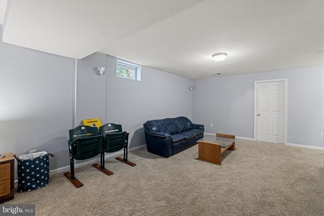 42900 KIRKLAND ST, Ashburn, VA 20147