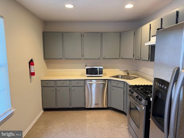 38 DREWES CT, Lawrenceville, NJ 08648