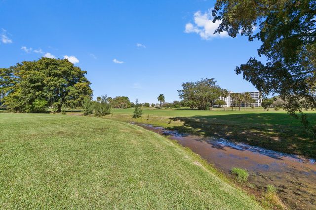 2851 S Palm Aire Drive 101, Pompano Beach, FL 33069