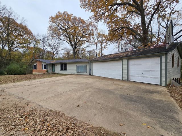 105 E Cate Street, Grand Saline, TX 75140