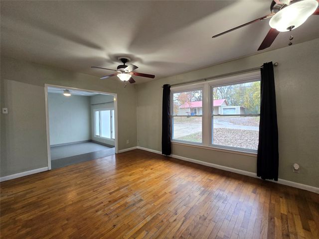 105 E Cate Street, Grand Saline, TX 75140