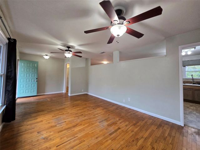 105 E Cate Street, Grand Saline, TX 75140