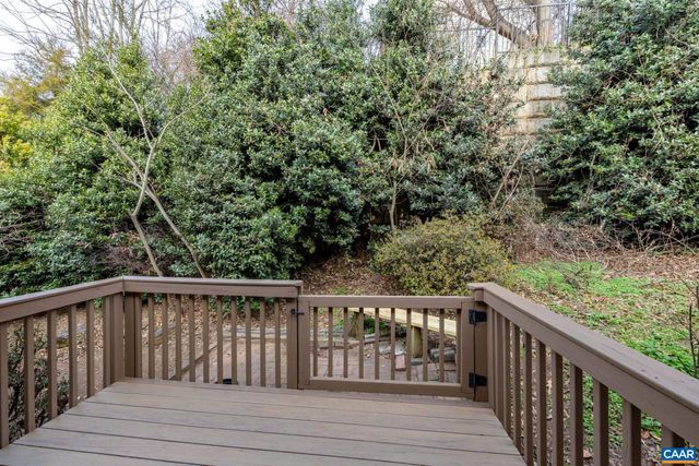 149 BROOKWOOD DR, Charlottesville, VA 22902