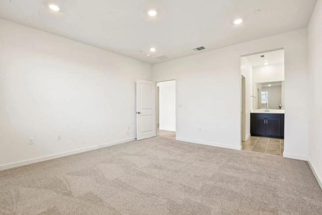 1451 Monkton Way, Sacramento, CA 95835